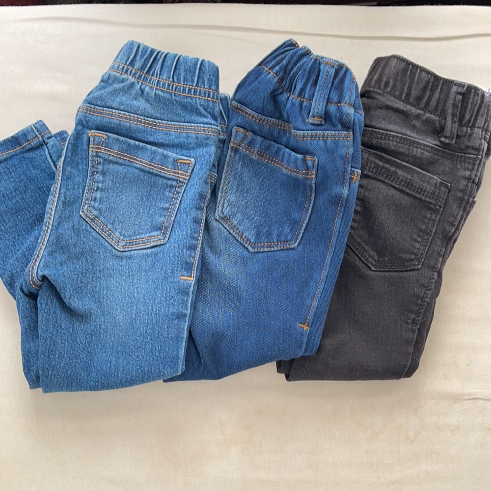 Bundle Listing 3 Pairs of Old Navy Jeans